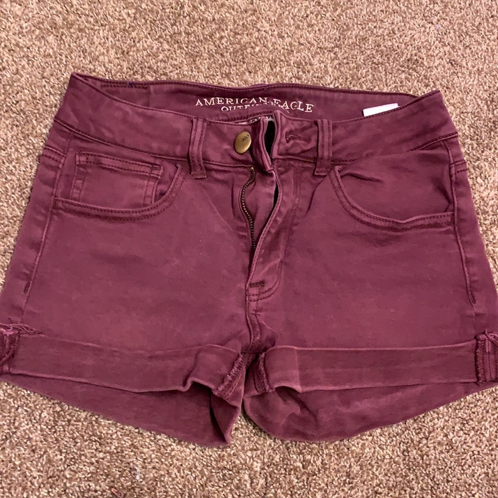 super cute and stretched jean shorts